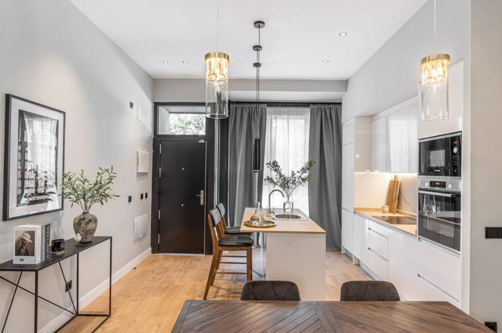 Totec Ventures Apartment Madrid Bagian luar foto